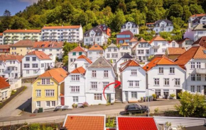 Leilighet i Bergens vakreste gate - Nydelig utsikt over innseilingen til Bergen!